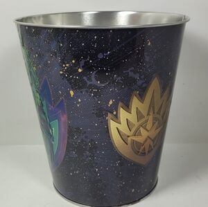 Guardias Bucket with Gold and Blue Design